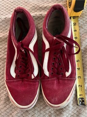 Maroon Low-Top Skate Sneakers with White Stripe